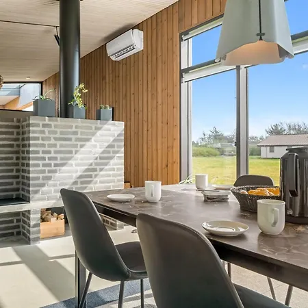 Safir - 200m To The Fjord By Interhome